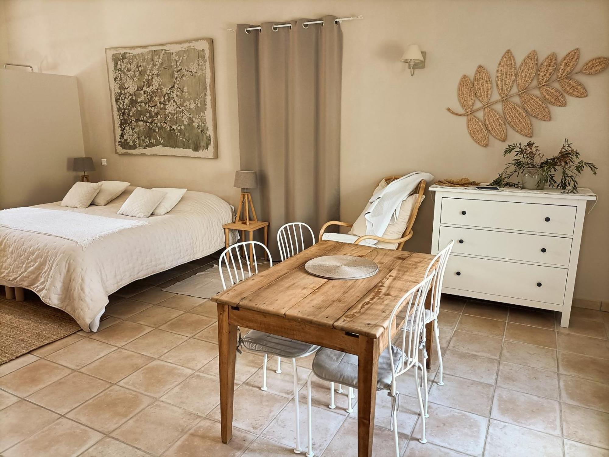 La Ferme Les Eybrachas Hotel Réauville Værelse billede